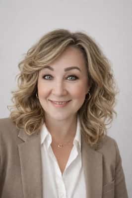 Hillary Heuer Cobb-avatar